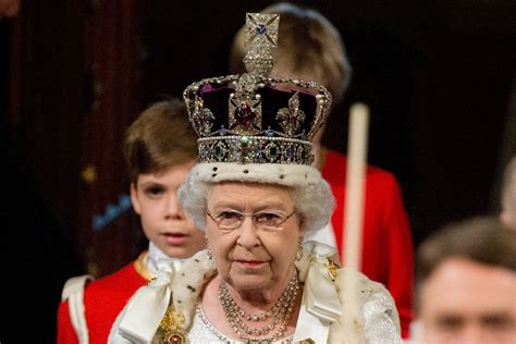 queen elizabeth iis hilarious description  royal crown resurfaces