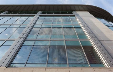 curtain walling  trade aluminium curtain walling surrey london