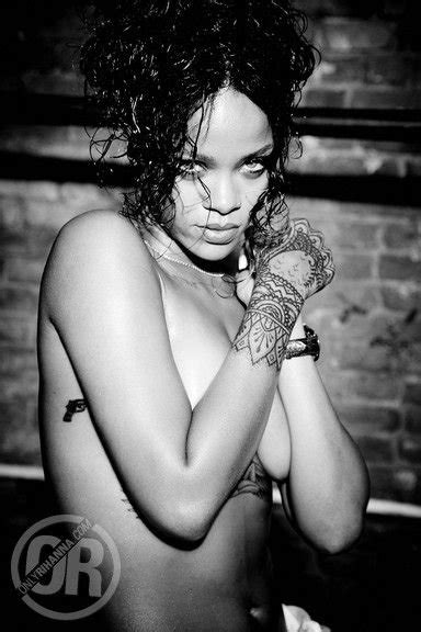rihanna sexy and topless 25 photos thefappening