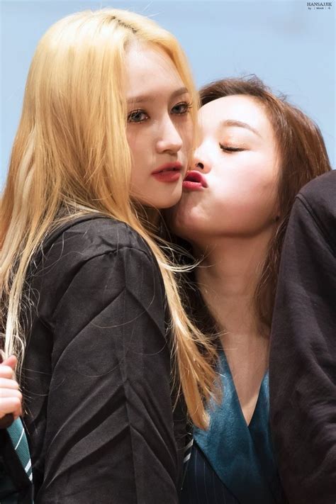 Siyeon And Gahyeon Dream Catcher Cute Lesbian Couples Korean Aesthetic