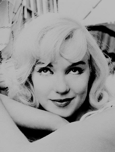 dailymarilyn marilyn on the set of the misfits 1961