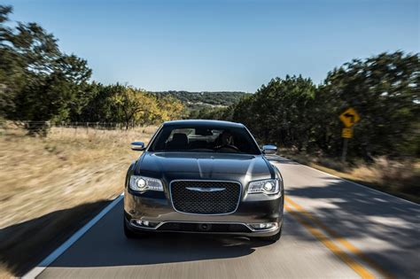 2019 Chrysler 300 Review Carsdirect