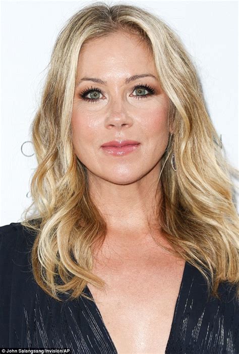 christina applegate dons purple gown at dizzy feet foundation