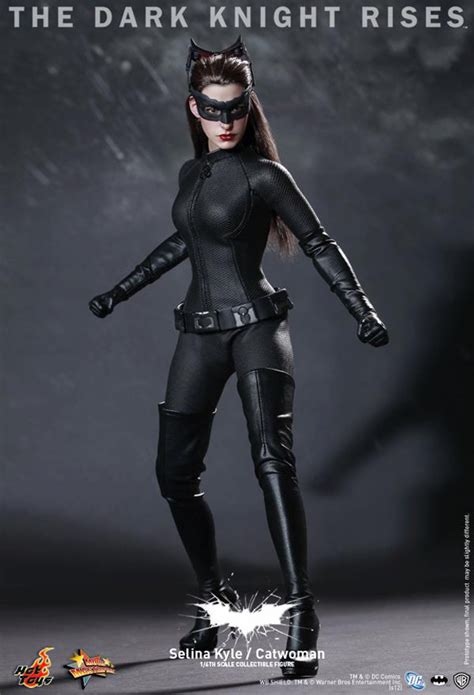 Hot Toys Dévoile En Images La Figurine Selina Kyle Catwoman De The Dark