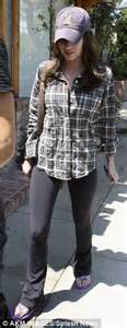 Megan Fox Dressed Down In Leggings Flip Flops Ken Paves