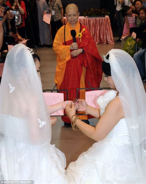 lesbian couple celebrate taiwan s first buddhist same sex wedding daily mail online