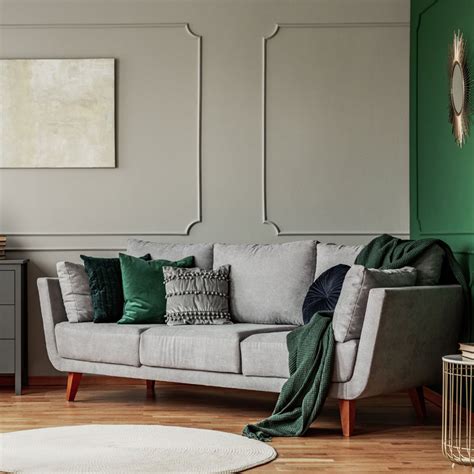 colors  complement  gray sofa