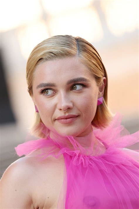 Florence Pugh Shows Boobs And Nipples In See Through Dress At Valentino