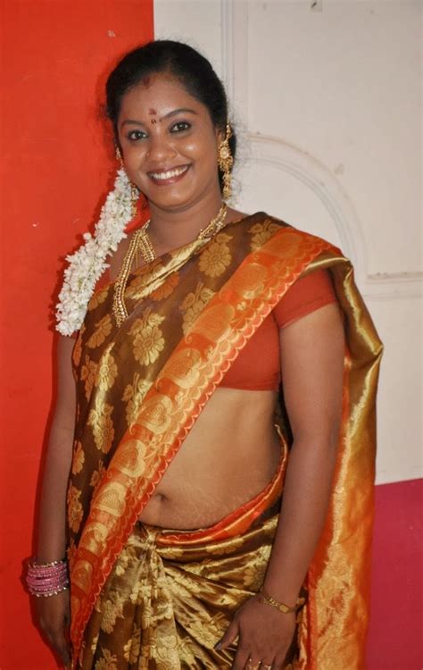 sexy kerala mallu aunty hot spicy red saree pallu drop showing big