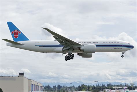 china southern cargo   em  paine field