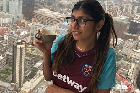 Mia Khalifa Hit By New Death Threats After Isis Fury Daily Star