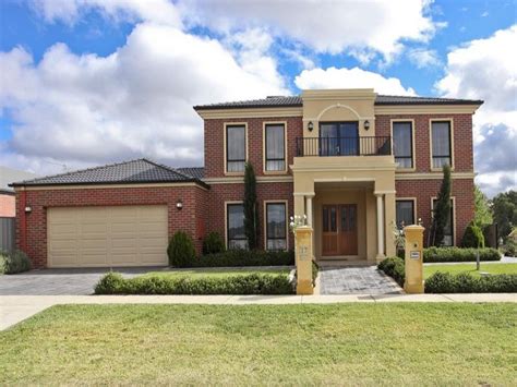 17 waterview drive white hills vic 3550