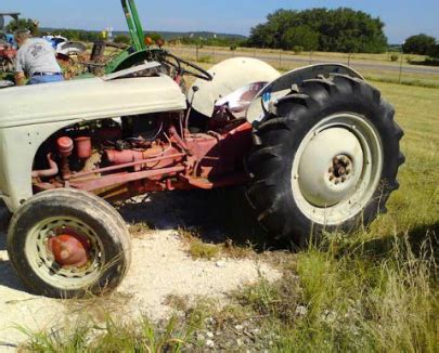 finding hard  find    impossible  find tractor parts     specialties