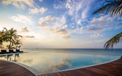 kuredu island resort spa maldive