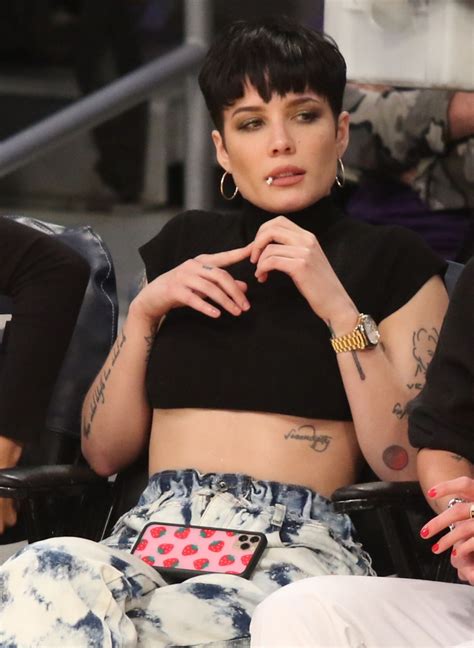 halsey at cleveland cavaliers vs la lakers game in los angeles 01 13