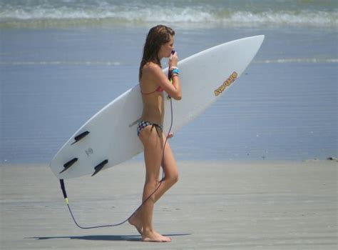 hot surf girls 47 pics