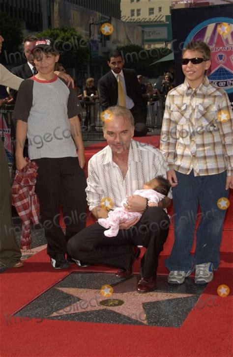photos and pictures actor billy bob thornton with his two week old daughter bella and sons