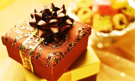 gifts  give  loved   eid ul fitr  brandsynario