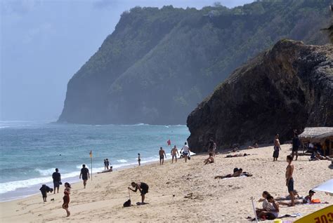 bali to welcome international tourists in september