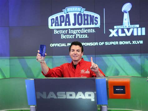 papa johns forced to apologise after ceo john schnatter
