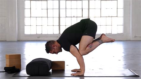 5 Crow Pose Modifications To Help You Fly — Alo Moves