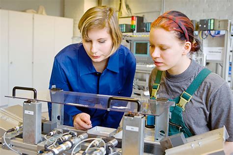 ausbildung  mint berufe technik ist auch  fuer frauen wir