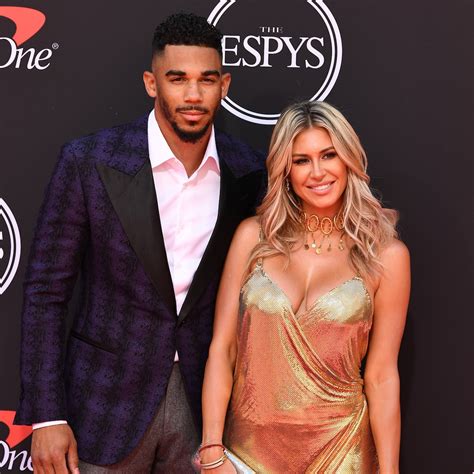 Nhl S Evander Kane Denies Wife S Allegations That He Bet On Own Games