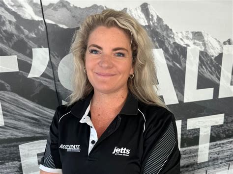 cherie tunnicliffe personal trainer jetts fitness new zealand