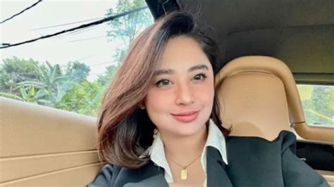 Mediasi Dengan Angga Wijaya Gagal Dewi Perssik Curhat Di Instagram