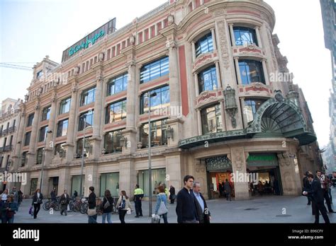 el corte ingles department store shopping barcelona stock photo alamy