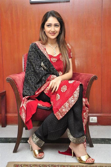 actress sayyeshaa saigal stills from akhil movie interview