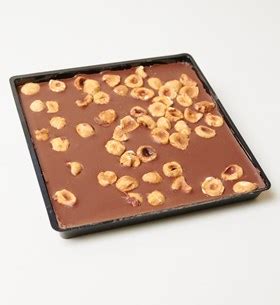 chocolade bijenkorf tablet melk hazelnoot hallmark