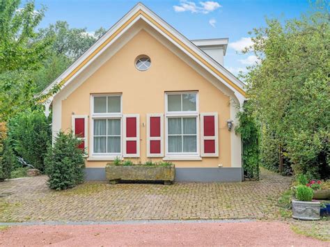 picturesque holiday home  oldenzaal  jacuzzi houses  rent  oldenzaal netherlands