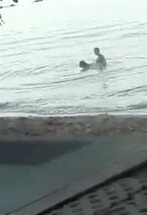 pattaya tourist couple caught having sex in sea in sin
