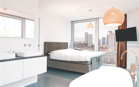 airbnb finds ultramodern penthouse  rotterdam met het ultieme dakterras manifynl