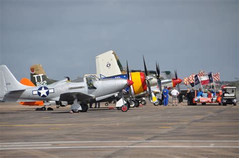 wings  houston coming    landing  ellington field abccom