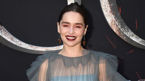 Emilia Clarke Says Game Of Thrones Gave Her Confidence Mashable