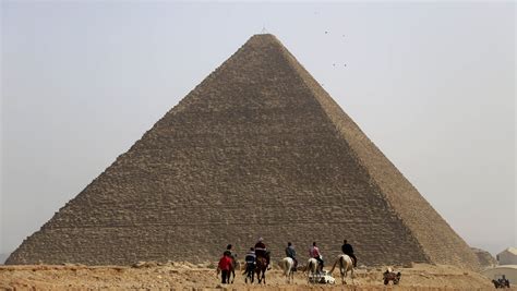 great pyramid of giza void discovered in ancient structure