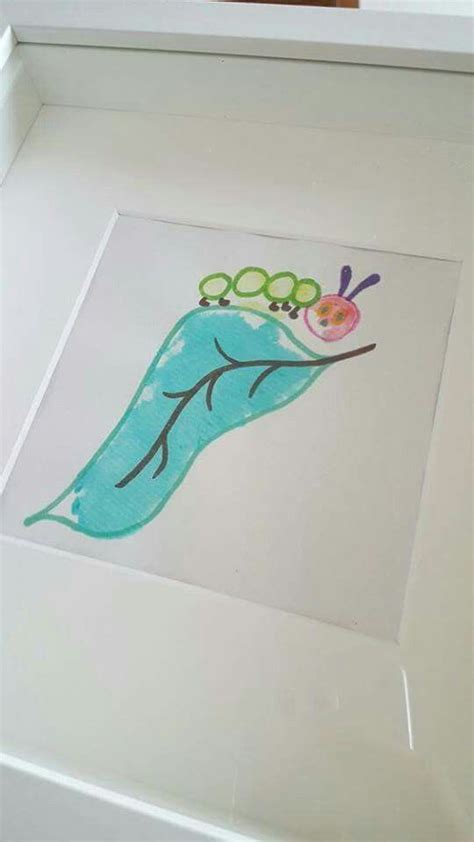 hungry caterpillar footprint art met afbeeldingen baby