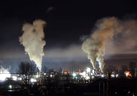 fileheavy night industrial light pollutionjpg wikimedia commons
