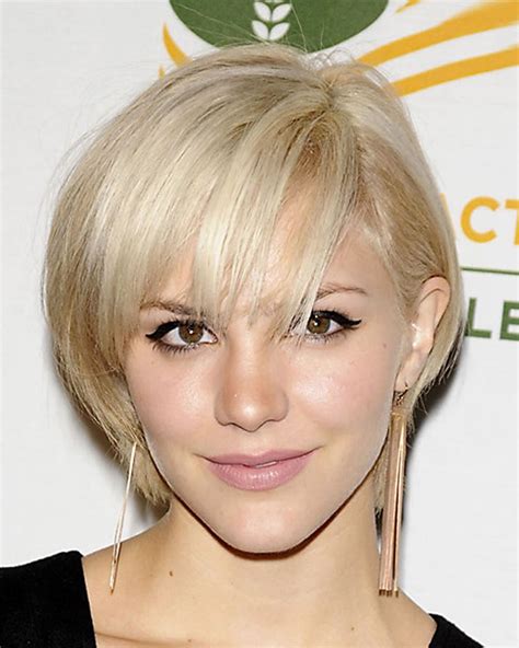 20 Lovely Short Haircuts With Bangs For Fine Hair In 2020 2021 Hairstyles