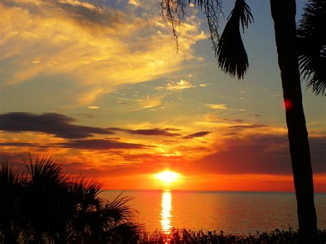 Tropical Island Sunset Carolynthepilot Flickr