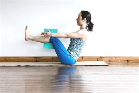 3 Steps To Float Your Boat Pose Mindbodygreen