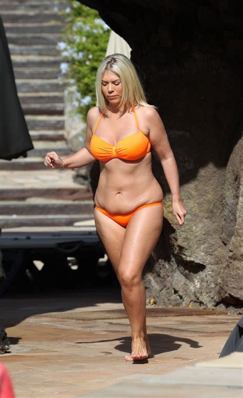Frankie Essex Shows Off Her Curves In Tiny Bikini As She Tucks Into