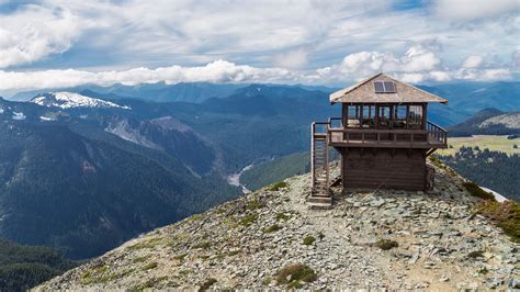 iconic fire lookout hikes   cascade mountains curbed seattle