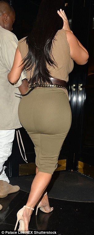 photos pregnant kim kardashian flaunts her curvaceous body