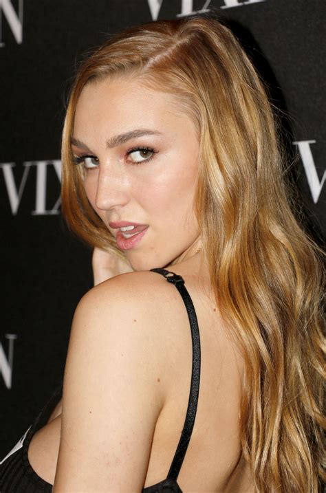 kendra sunderland at 2017 avn adult entertainment expo at the hard rock hotel in las vegas celebzz