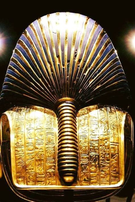 tutankhamun s golden mask back view in 2020 egyptian