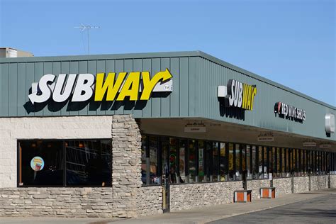 subway employee stops burglary  telling robber    job