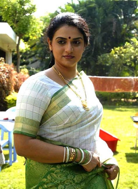 side actress pavithra lokesh rare and personal photos
